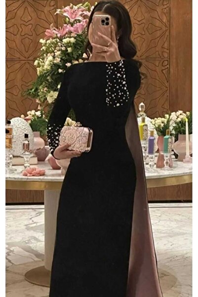 lavera fashlon Lavera ~ Evening dress in a soft Barbie-style fabric with a tr...