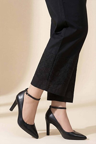 Nishat Linen Embroidered Trousers - PE 26-643