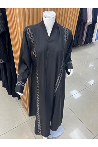 Korean A formal and elegant abaya with pleated details at the front and on th...