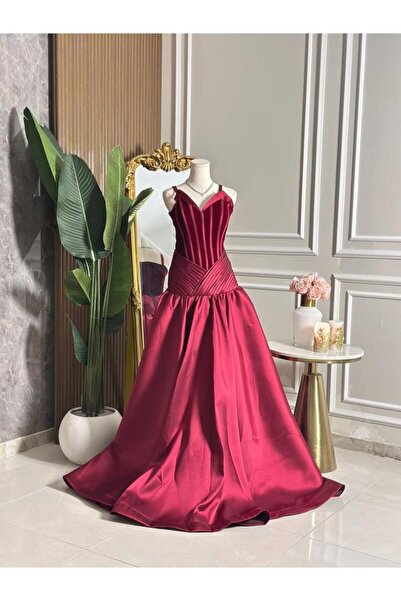 vanus fashion 6844-فستان سهرة أحمر بقصة كورسيه وتنورة واسعة