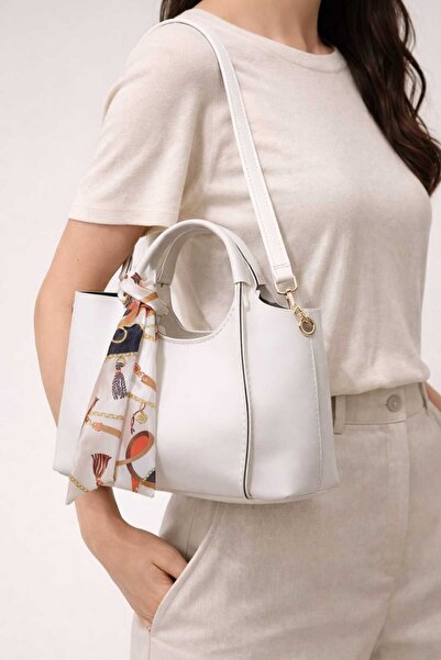 ELAN Beyaz Şal Aksesuarlı Çanta