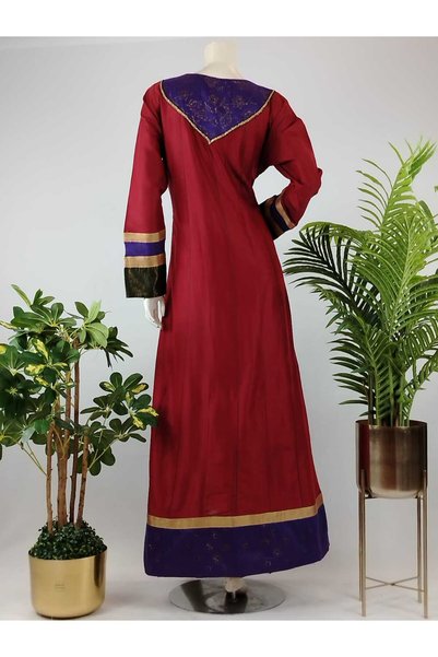 ASIAN Ahed Jalabiya: An elegant women's jalabiya with traditional patterns and a modest cut.