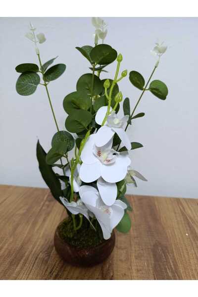 SAKLI ATÖLYEM Dekoratif Yapay Beyaz Orkide Çiçek Aranjmanı – Yuvarlak Ahşap S...