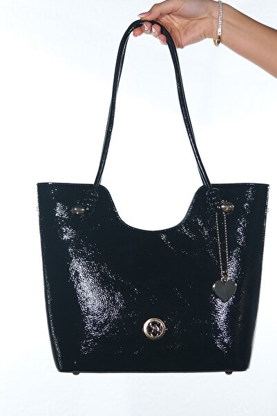 LuviShoes LANTARO Μαύρο τσαλακωμένο λουστρίνι γυναικείο τσαντάκι ώμου Τσάντα ...