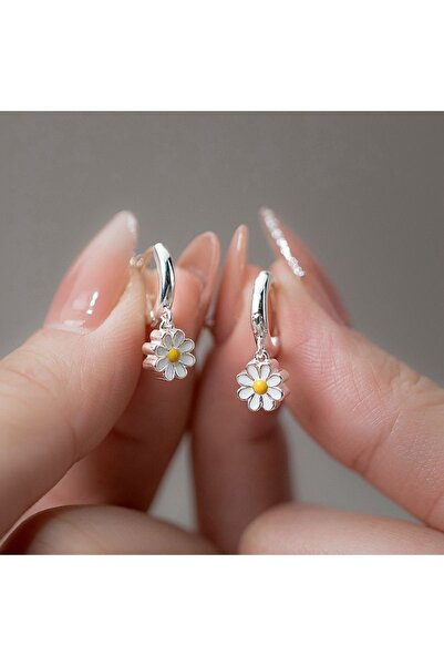 Choice daisy Ins White Flower Daisy Ear Buckle Simple Temperament Floral Earr...