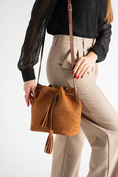 Jacquline Myrae Women's Crossbody Bag