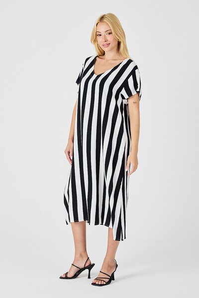 Trend Alaçatı Stili Γυναικείο Μαύρο-Λευκό Φόρεμα με κοντό μανίκι με λαιμόκοψη...