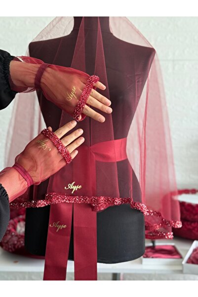 CAROL TASARIM İSİM BASKILI BORDO İNCE ŞERİT GELİ DUVAK KUŞAK VE ELDİVEN
