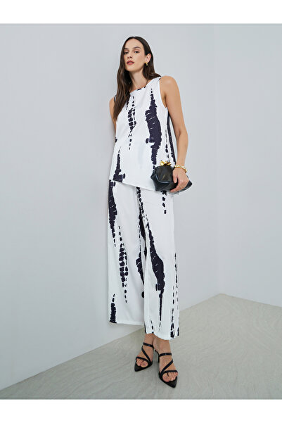 Take Two By Styli Printed Sleeveless Top and Trousers Co-Ords