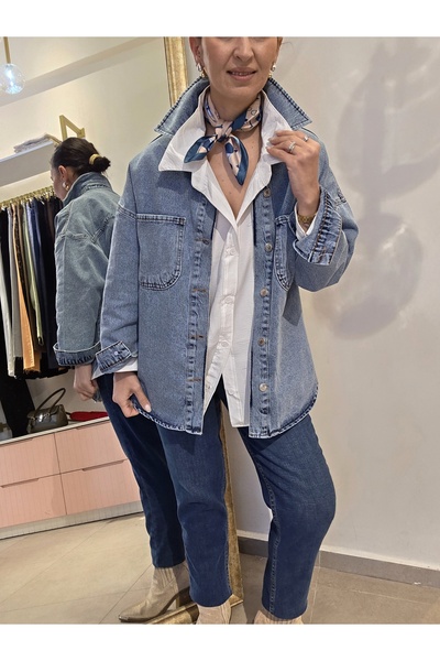 Butik Kadın, Metal Düğmeli, Bol Kalıp, Çift Cepli, Açık Mavi, Jean Gömlek Ceket