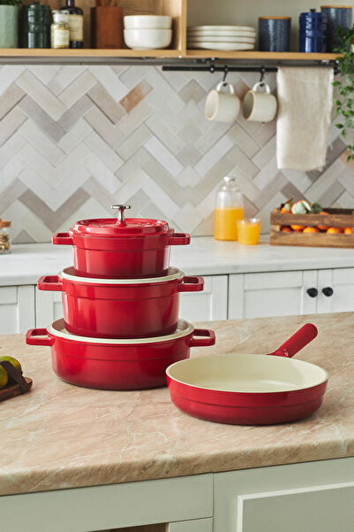 Karaca Swiss Crystal Neocast 7 Parça Döküm Tencere ve Tava Seti Kırmızı
