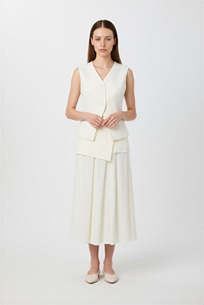 Setre Krem Düğme Detaylı Yelek Ve Pile Detaylı Midi Boy Etekli Takım