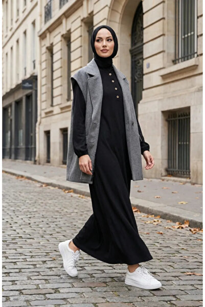 sefamerve Скромна рокля с копчета на яката 2230-02 Черна