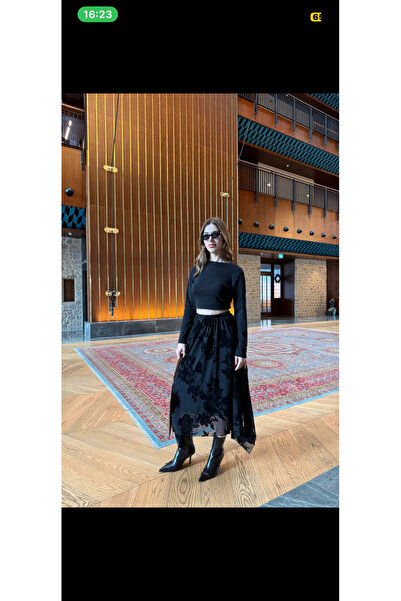 Butik Kadın çiçek desenli flok baskılı asimetrik kesim midi tül etek