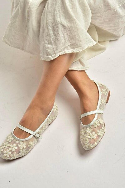 Fox Shoes Y726711415 White Mesh Floral Motif Embroidered Women's Ballerinas