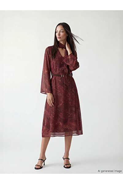 LC Waikiki Shining Store'dan Işıltılı Seçimler Şal Roba Yaka İşlemeli İspanyo...