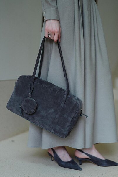 Jolamier Füme Juliette Charm Aksesuarlı Maxi Süet Omuz Çantası