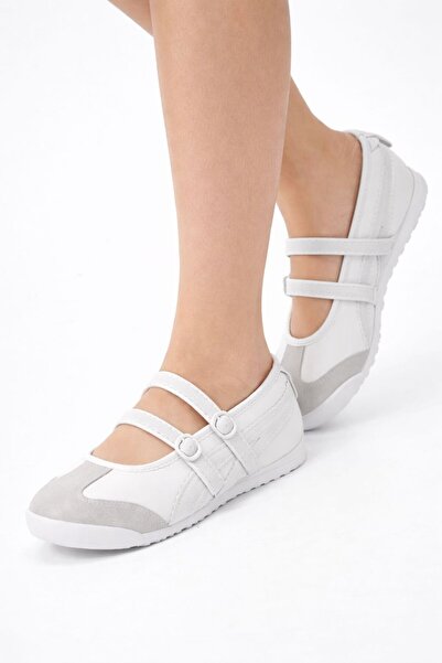 SHOW Women's flat shoes with a stylish sporty look