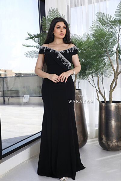 Warazan A soft off-the-shoulder evening dress with sequins on the bodice
