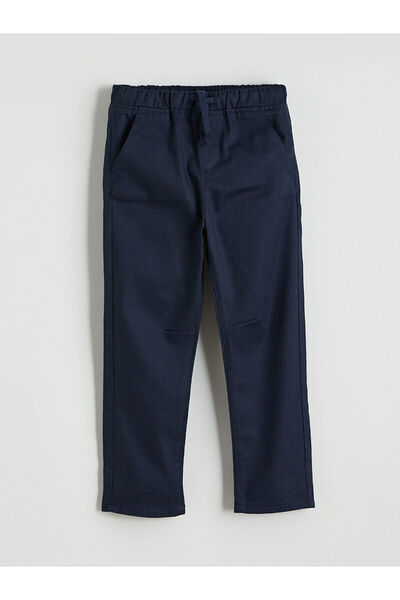 LC Waikiki بنطلون للأولاد من مجموعة إلسيفا باللون الأزرق الداكن مع خصر مطاطي