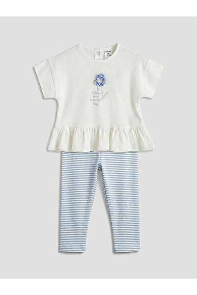 LC Waikiki مجموعة إلسيفا: طقم تي شيرت وبنطلون مطرز باللون الإكرو للفتيات الصغ...