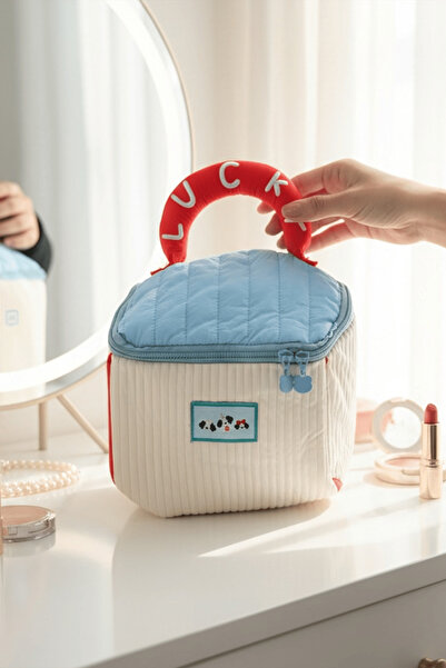 TAKIŞTIR Putna šminka sa crtanim uzorkom Torba