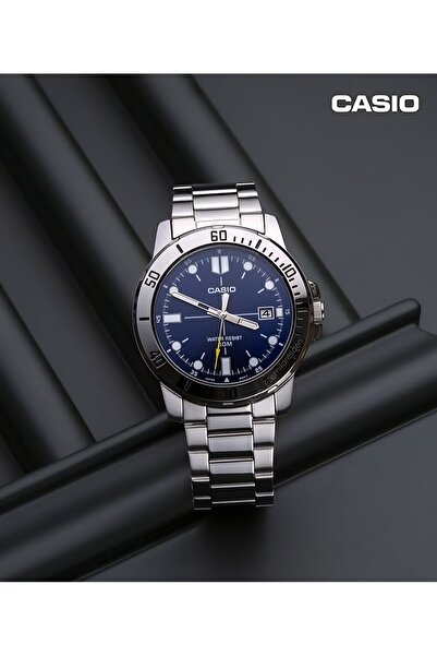 casiu Classic men's stainless steel watch with a dark blue dial MTP-VD01D-2EV