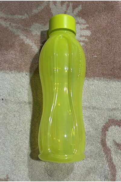 Tupperware su şişesi