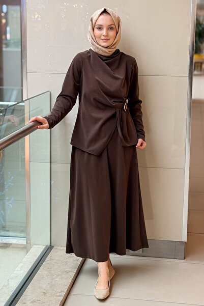 Nuss Toka Detaylı Asimetrik Bluz Etek Takım