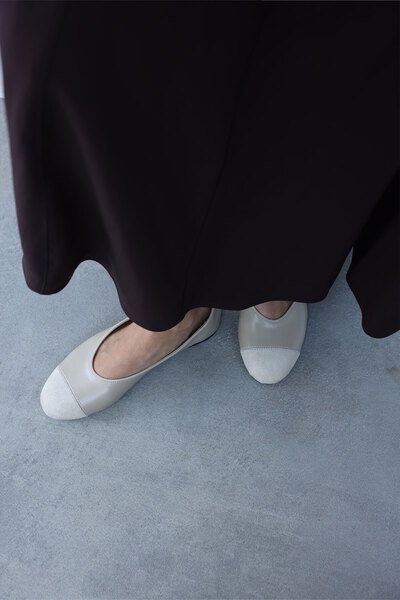 LUTVELIZADE Babet 2605 - Oval Burun Süet Detaylı Bej Kadın Babet