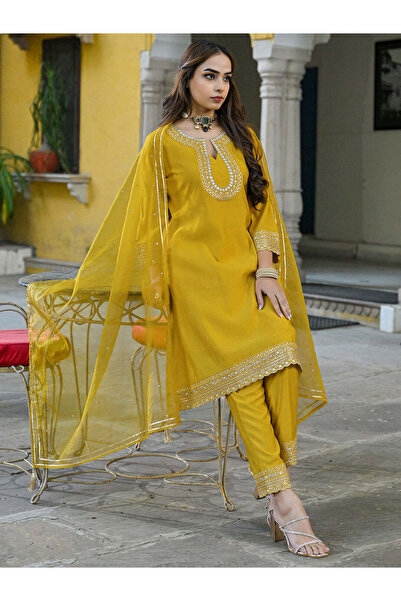 ZERE طقم كورتا وبنطلون من مزيج حرير بلون الخردل، مطرز بالكامل ، مطرّز A-قَصّة...