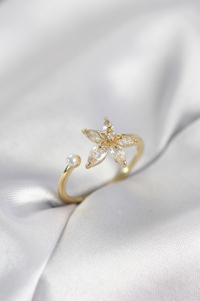 Clariss Lotus Model Zirkon Taşlı Gold Renk Kadın Yüzük