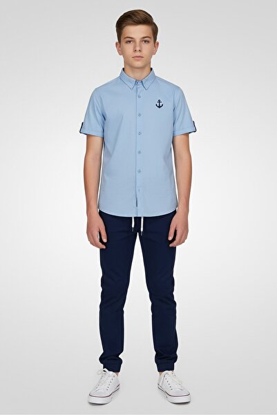 Freestyle طقم ملابس للأولاد مطرّز من قطعتين، قميص وبنطال مطرزان، متعدد الألوان