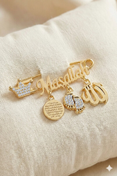 VaVbaby Maşallah Yazılı Bebek Yaka İğnesi 3’lü Sallantılı Charm Detaylı Beyaz