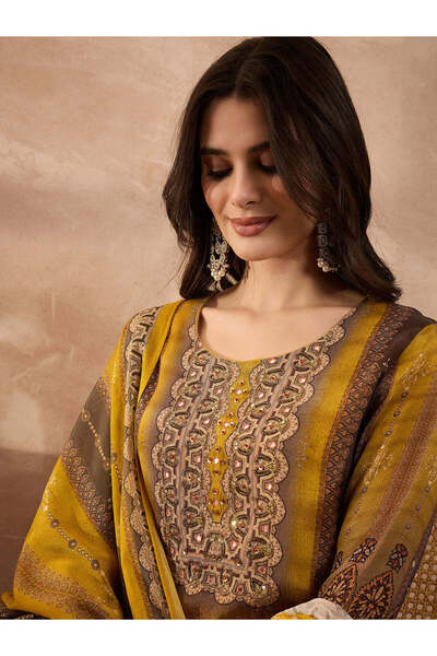 ZERE بنطلون كورتا مستقيم مطرّز بلون الخردل مصنوع من فيسكوز مع شال