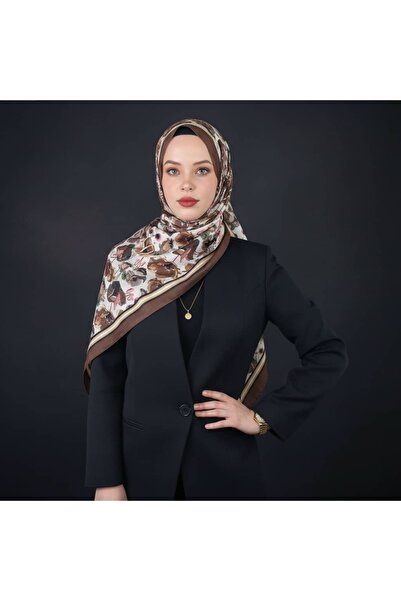 TAMA شال بنمط جيلينسيك باللون البني
