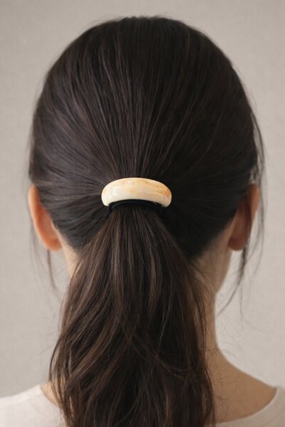 TAKIŞTIR Κρεμ Χρώμα Κοκαλιάρικη Πόρπη από Καουτσούκ