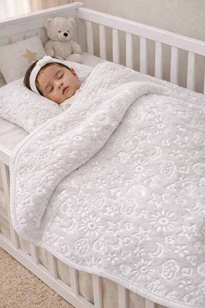 Beyaz Peluş Bebek Battaniyesi 110x100 – Hafif ve Yumuşacık
