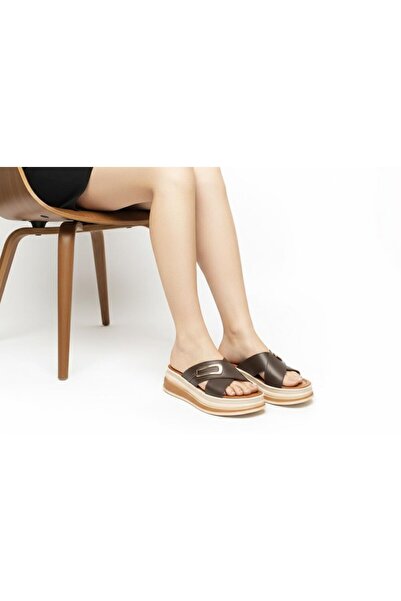 Ramer Gold Buckled Platform Women's Slipper