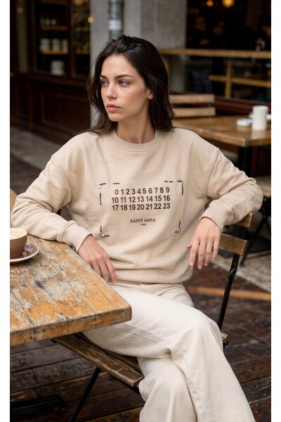 Amia&Co. Beige Oversized Heart Printed Women's Sweatshirt