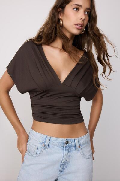 Stradivarius V yaka t-shirt kuşaklı