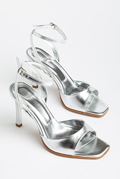 Entella Store Lesley Cross-Strapped Silver Single-Strapped Women's Shoes