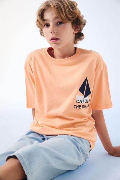DeFacto Oversized Crew Neck Embroidered Short Sleeve T-Shirt for Boys (24 Sm)