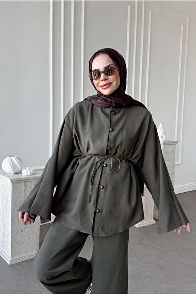 Kübra Aydıns Akila Top Düğmeli Takım-Haki