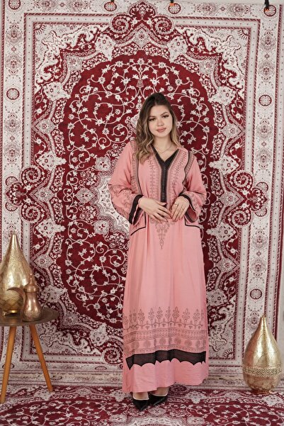 AFandina A royal jalabiya with an elegant oriental design that gives you a be...