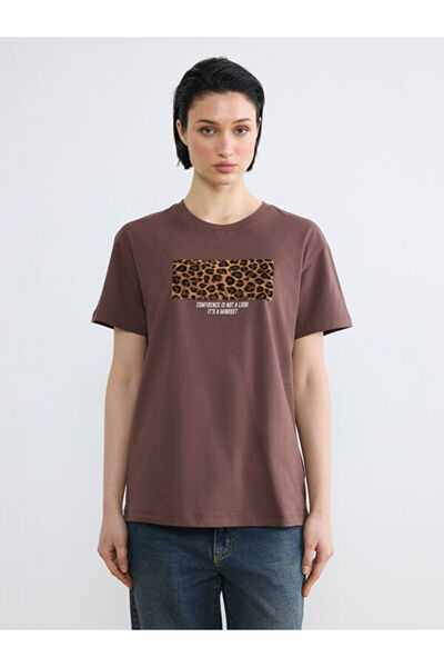 LC Waikiki RMZ GİYİM FARKIYA تي شيرت نسائي مطبوع بياقة روبا