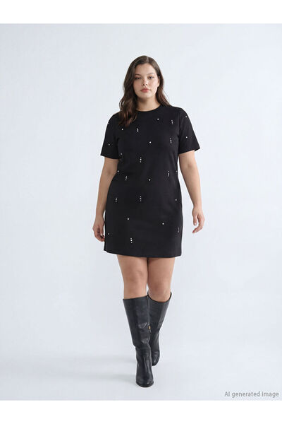 LC Waikiki Bisiklet Yaka Taşlı Mini Elbise