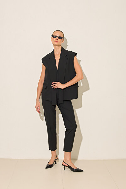 Setre Siyah Kolsuz Şal Ve Cep Detaylı Ceket Yelek