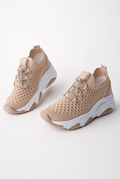 Madam Tarz Dnr-511 Thick Sole Stone Bonded Sports Shoes