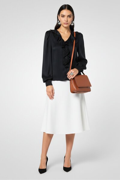 PİNKO بلوزة نسائية ذات رقبة على شكل حرف V وأكمام طويلة ومزخرفة باللون الأسود